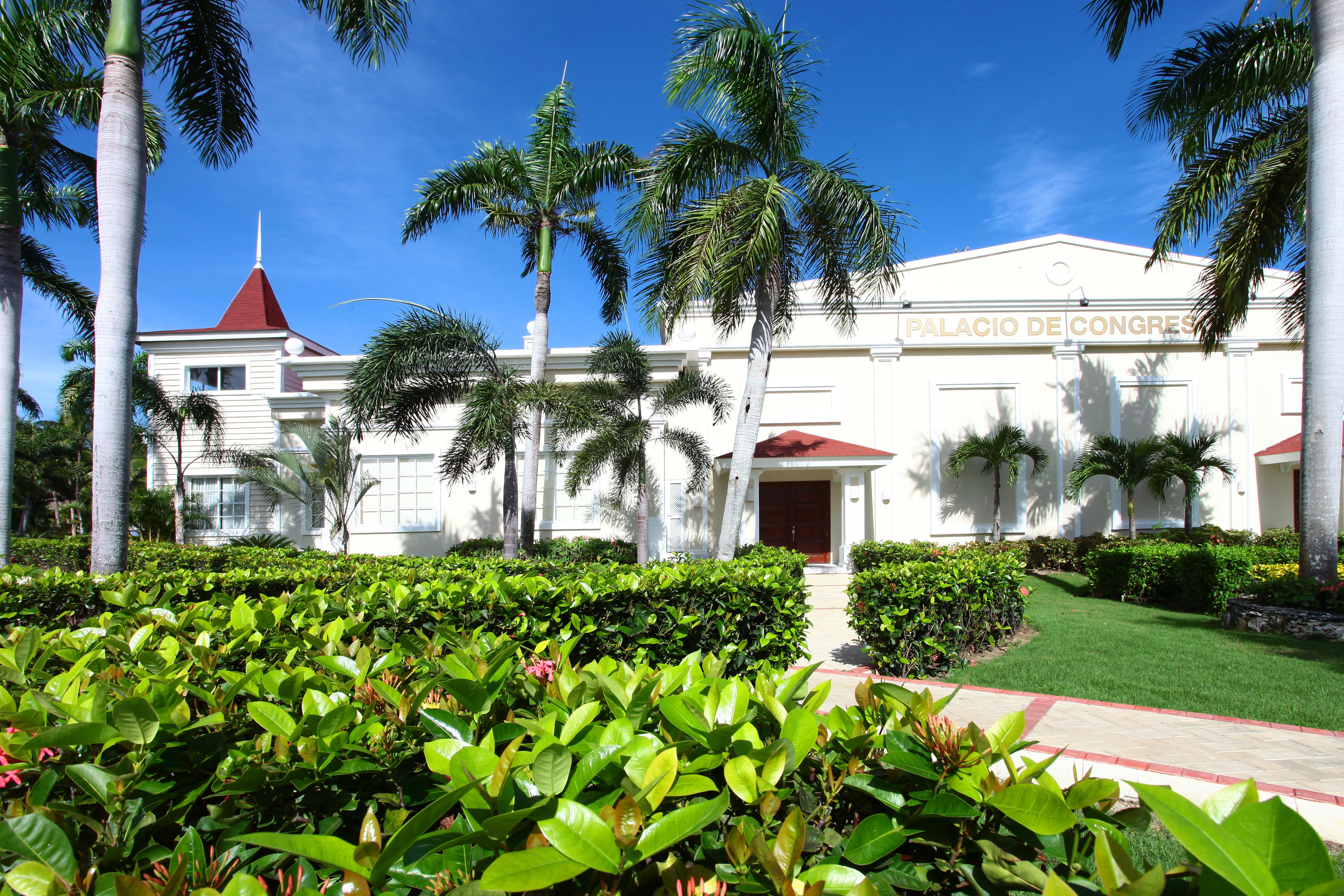 บาเอีย ปรินซิเป ลักชัวรี เอสเมรัลดา - ออล อินคลูซีฟ Hotel ปุนตากานา ภายนอก รูปภาพ