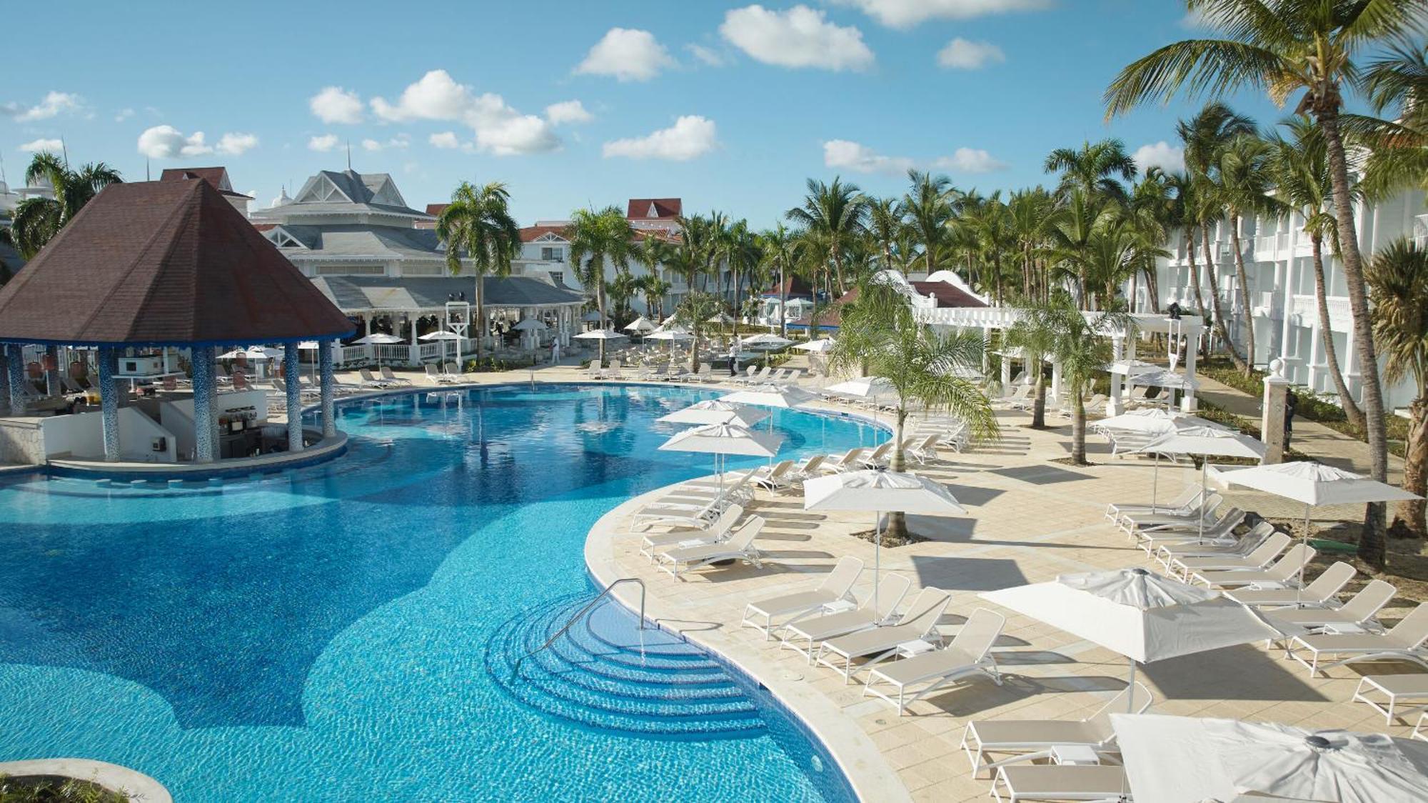 บาเอีย ปรินซิเป ลักชัวรี เอสเมรัลดา - ออล อินคลูซีฟ Hotel ปุนตากานา ภายนอก รูปภาพ