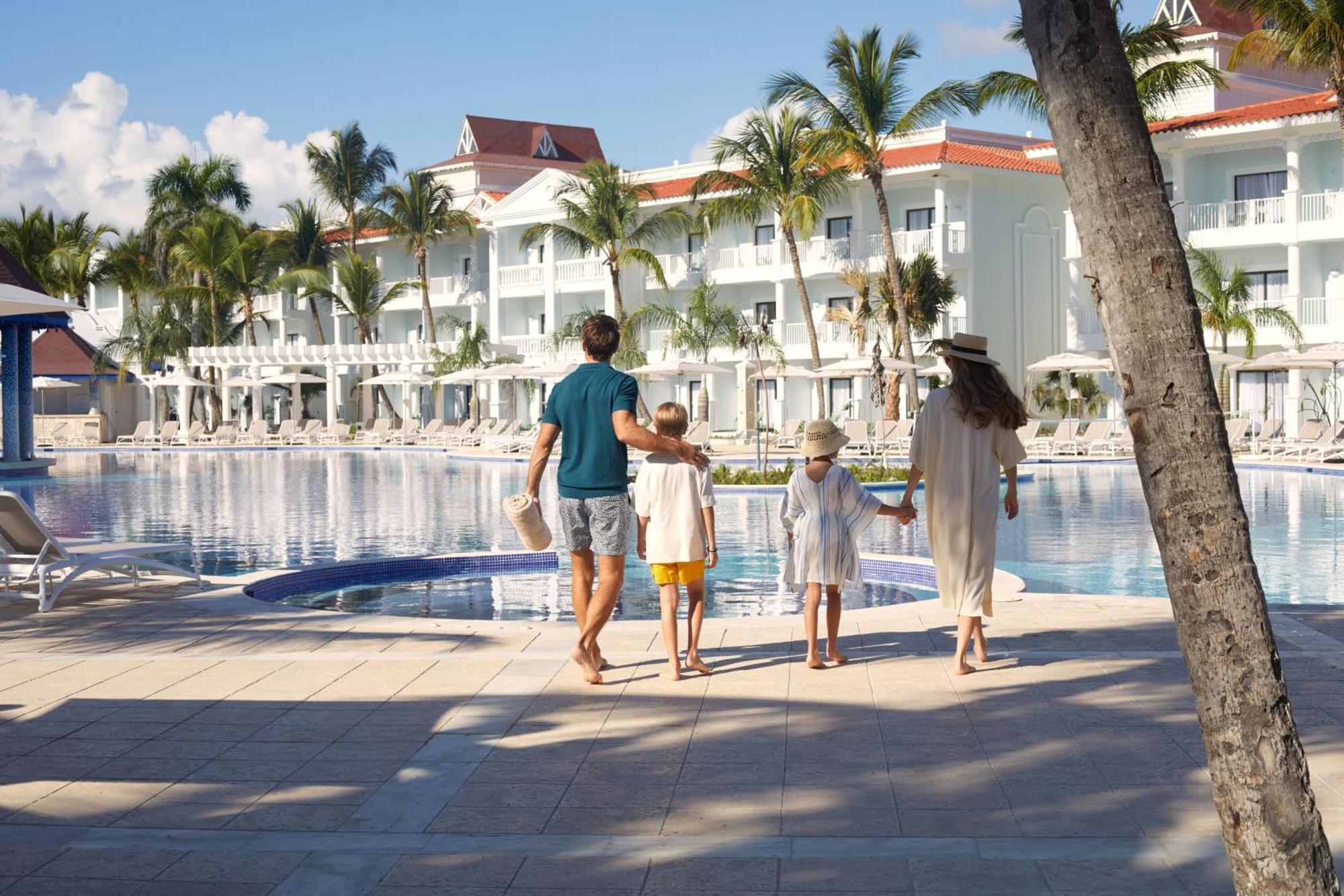 บาเอีย ปรินซิเป ลักชัวรี เอสเมรัลดา - ออล อินคลูซีฟ Hotel ปุนตากานา ภายนอก รูปภาพ
