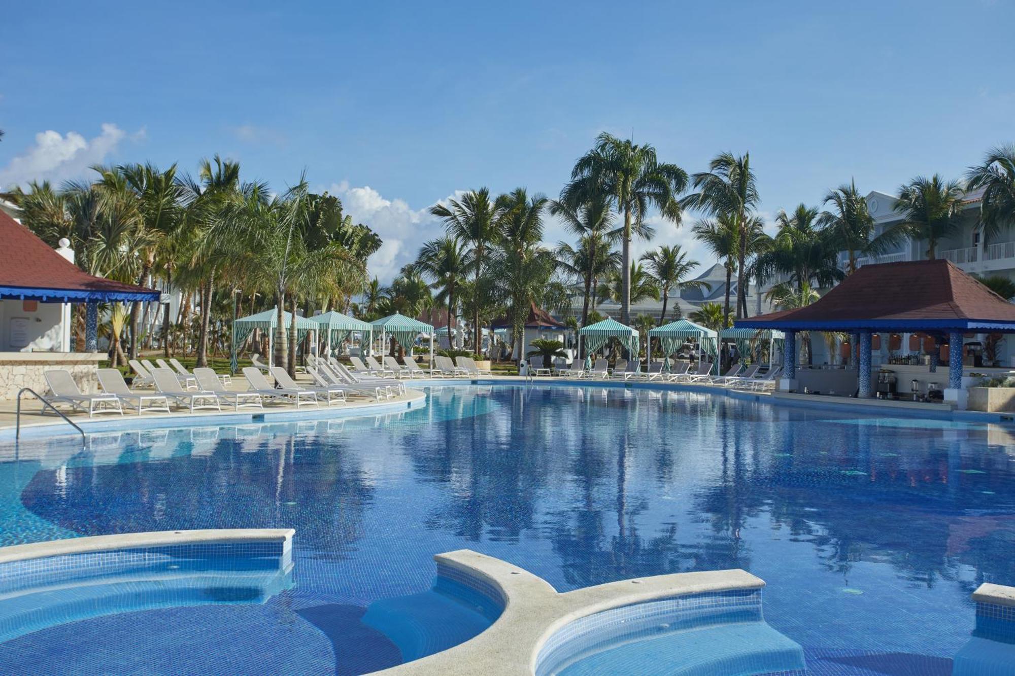 บาเอีย ปรินซิเป ลักชัวรี เอสเมรัลดา - ออล อินคลูซีฟ Hotel ปุนตากานา ภายนอก รูปภาพ